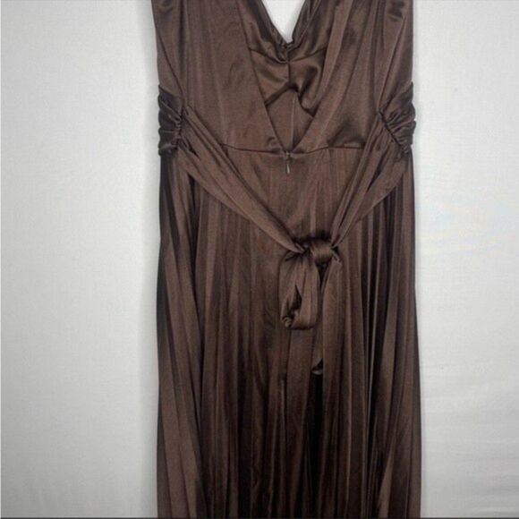 Xscape by Joanna Chen Brown Pleated Sleeveless Cocktail Formal Embellished 14 - Picture 9 of 12